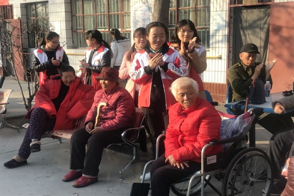 宁夏康元泽润医院走进新天地老年公寓